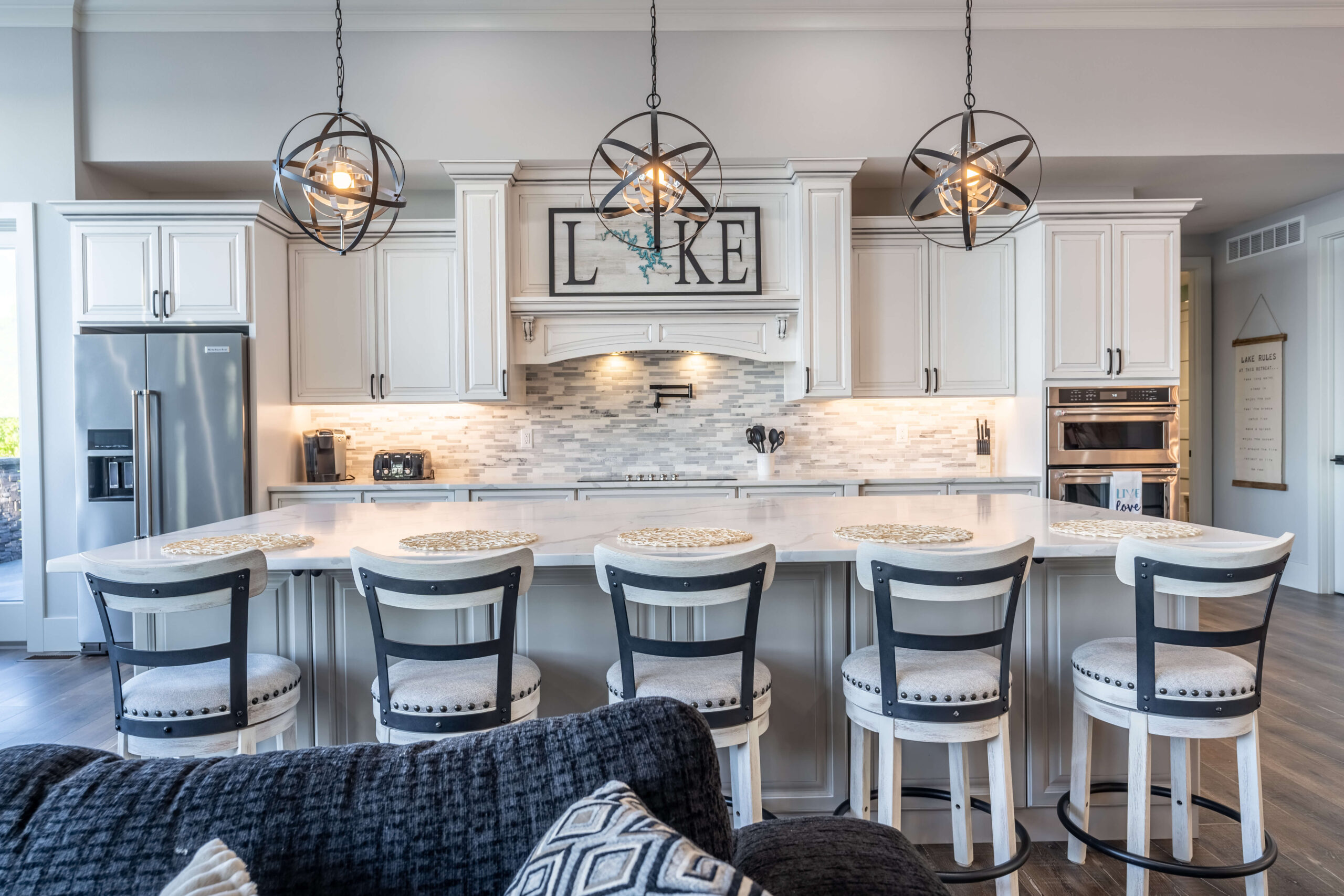 Osage Beach escape: Inviting kitchen at Spindrifter rental