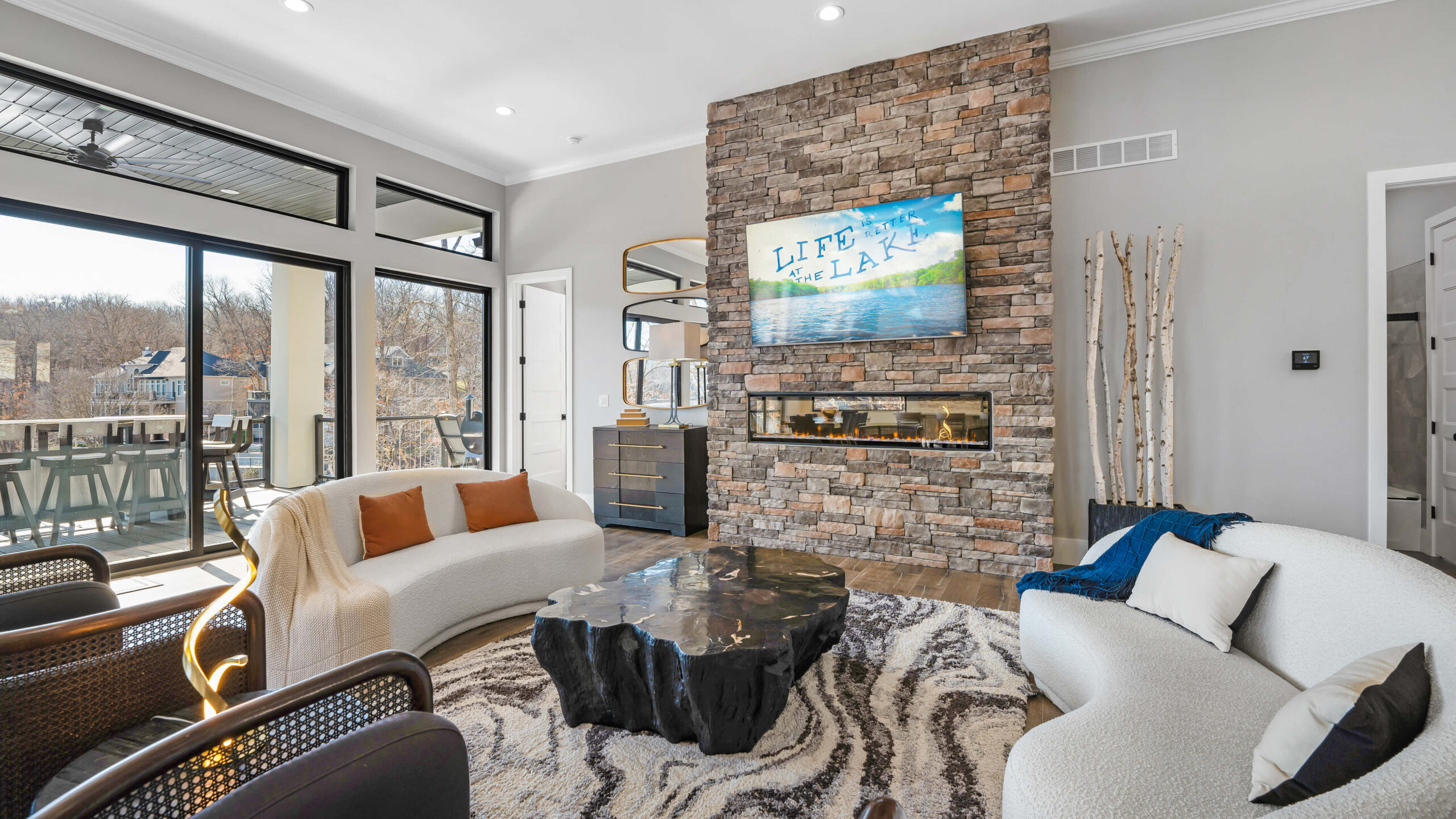 Sunrise Beach retreat: Comfortable living space at Oak Drive rental