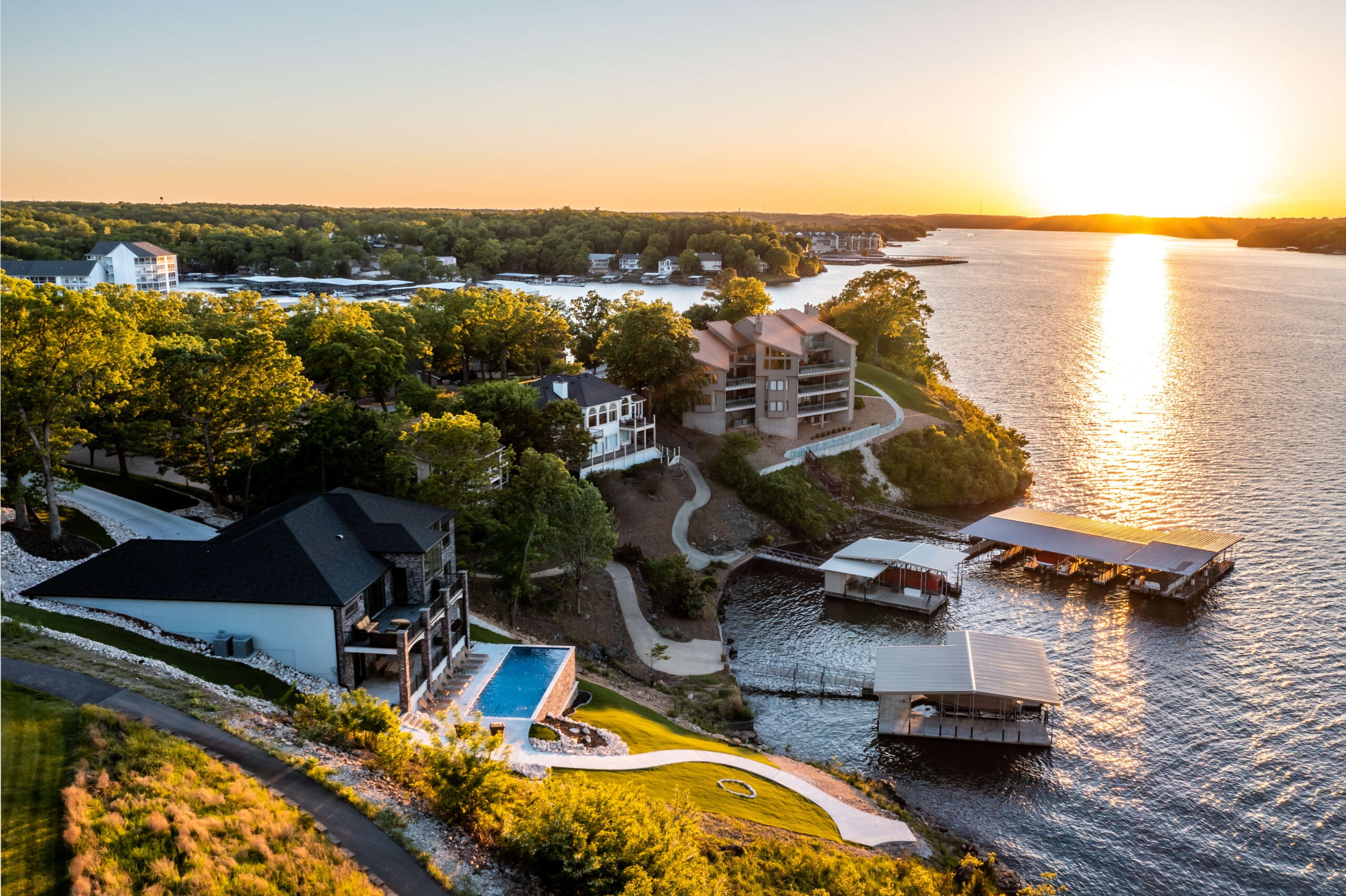 Spindrifter: Your Osage Beach Home Away from Home with Pool and Patio