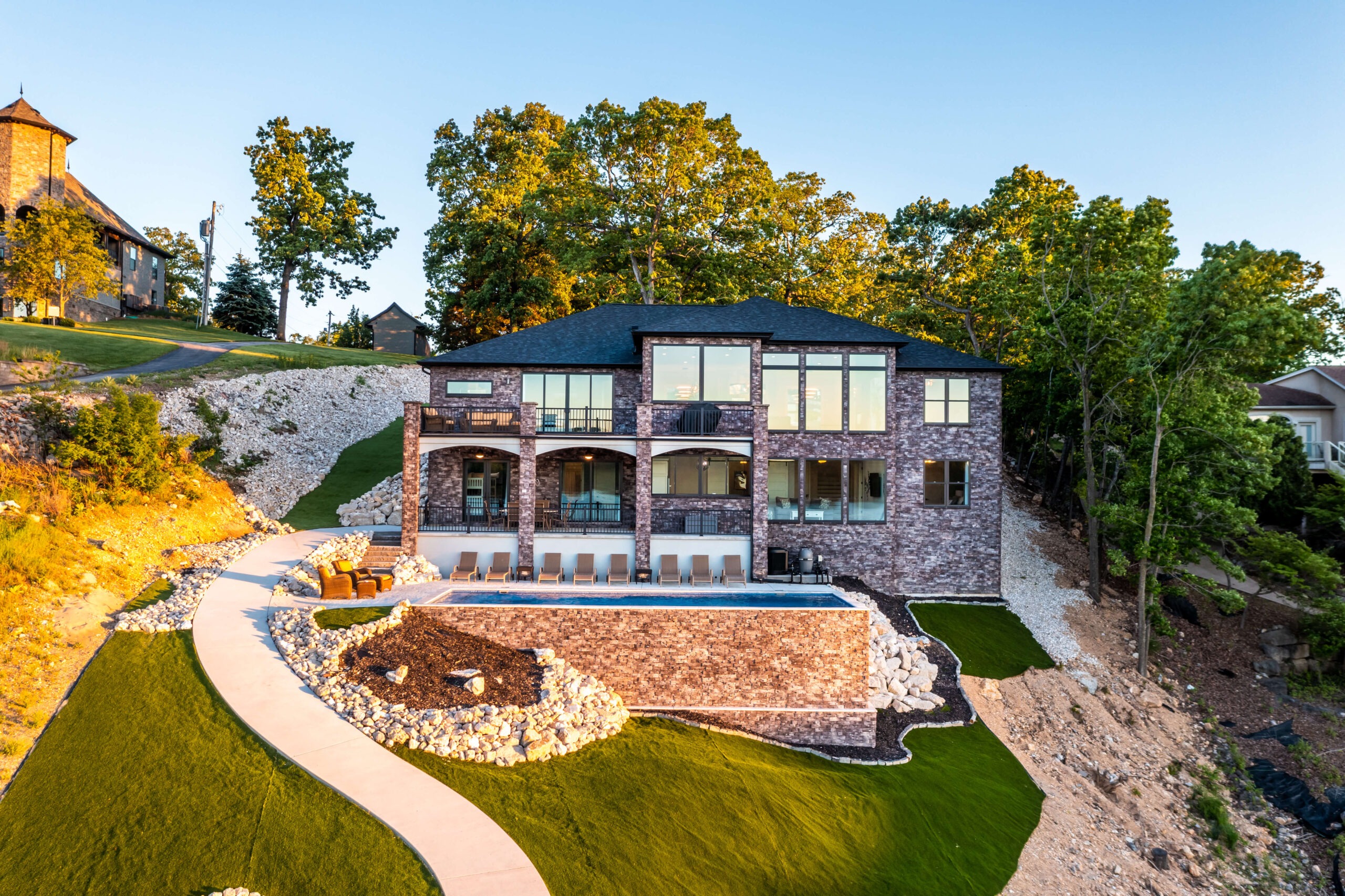 Spindrifter: Your Premier Rental Home in Osage Beach with Pool and Patio