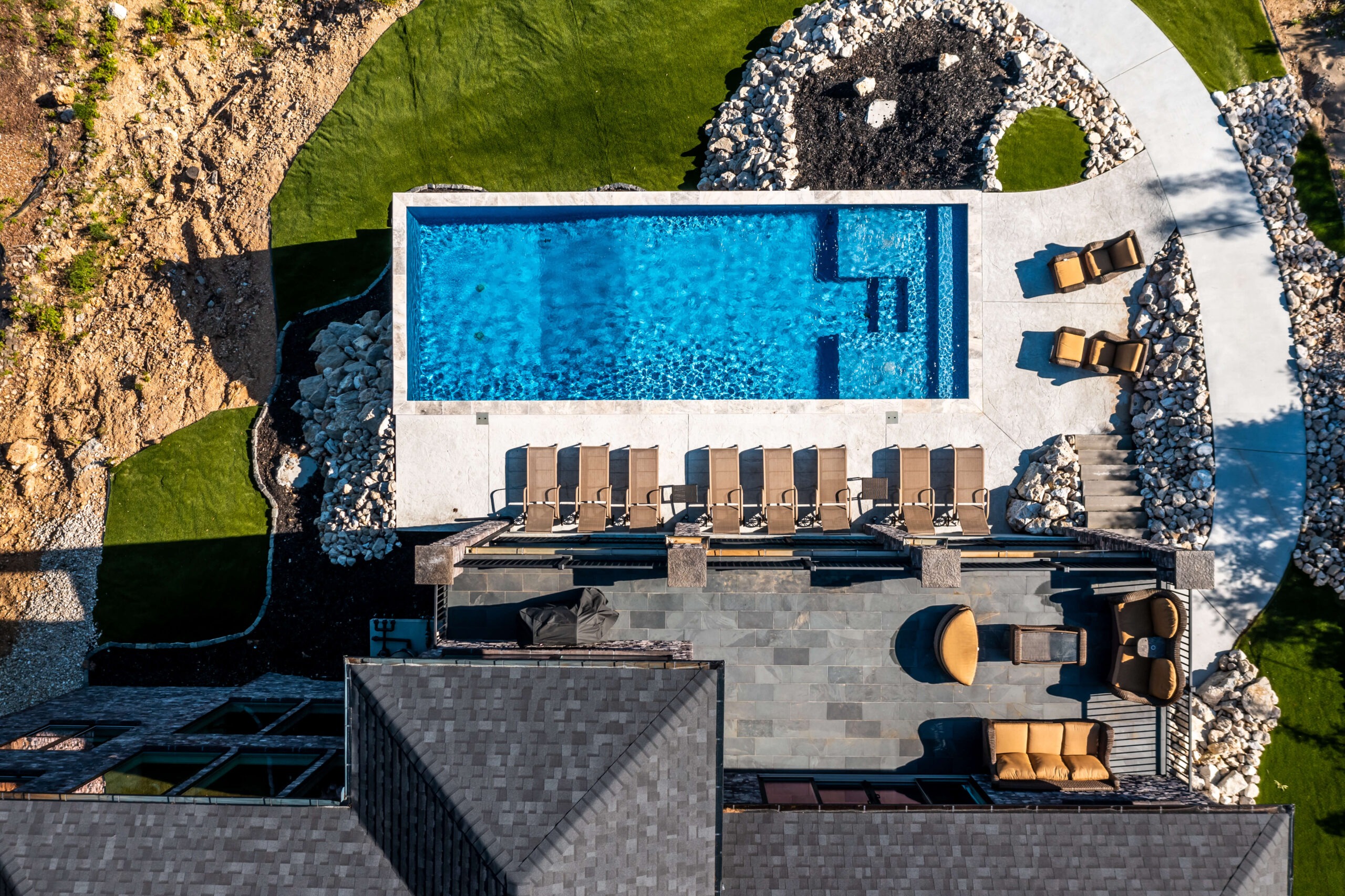 Welcome to Spindrifter: Your Exclusive Osage Beach Getaway with Pool and Patio"