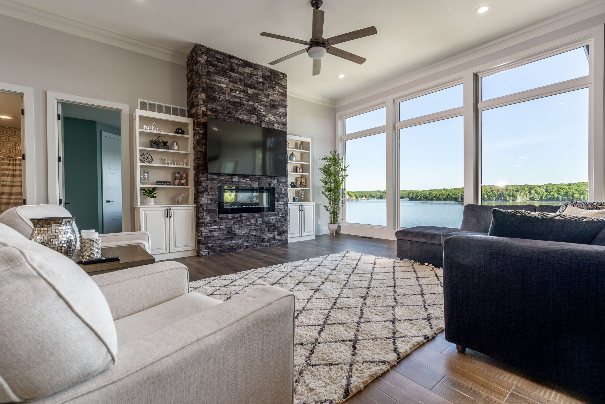 Spindrifter Rental: Unwind in the Living Room Oasis at Osage Beach