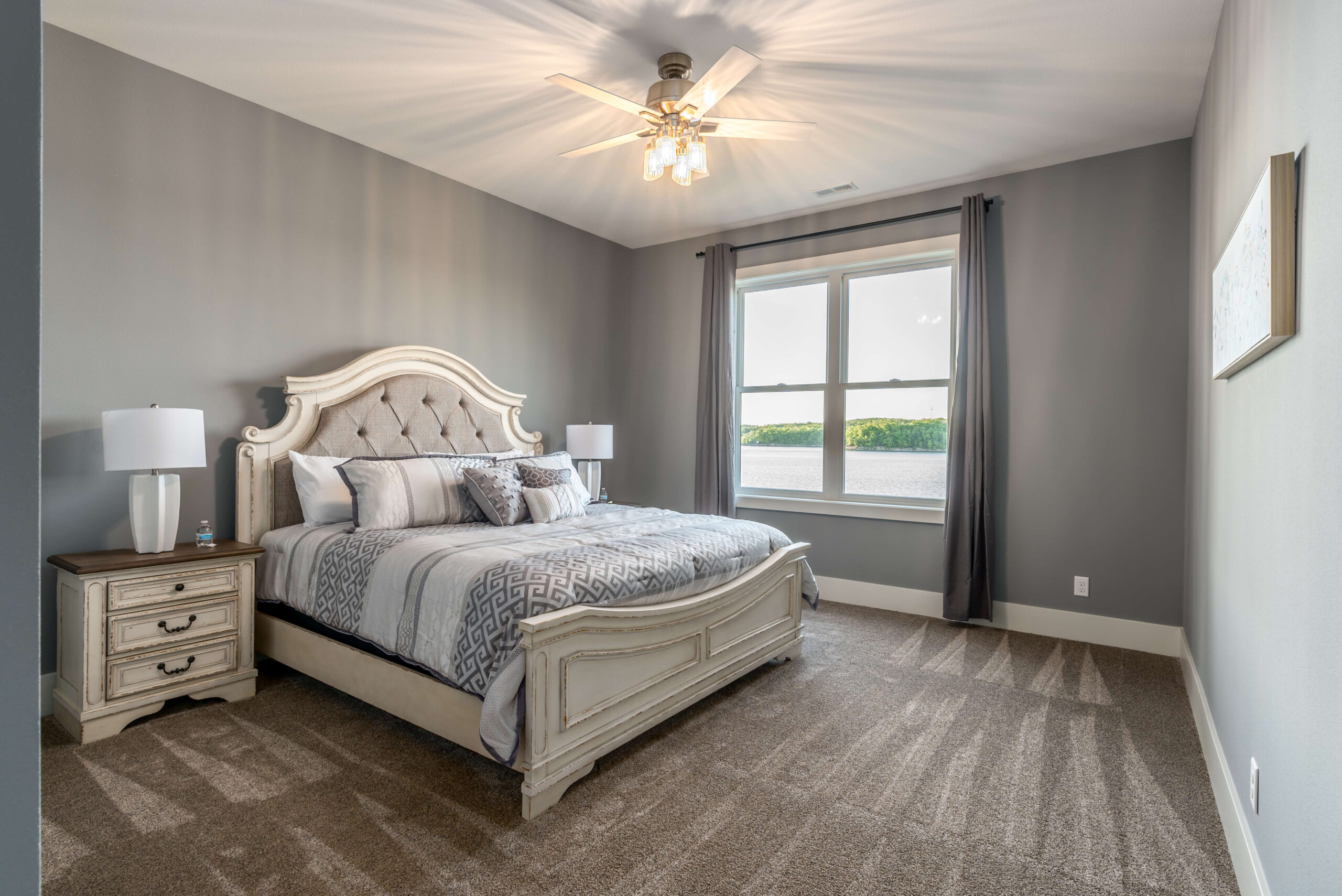 Spindrifter elegance: Stylish bedroom in Osage Beach rental
