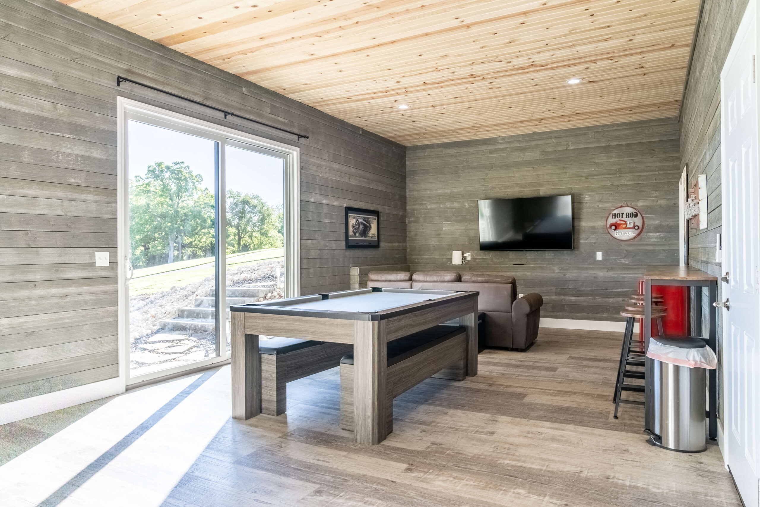 Living Room Serenity: Spindrifter Rental in Osage Beach