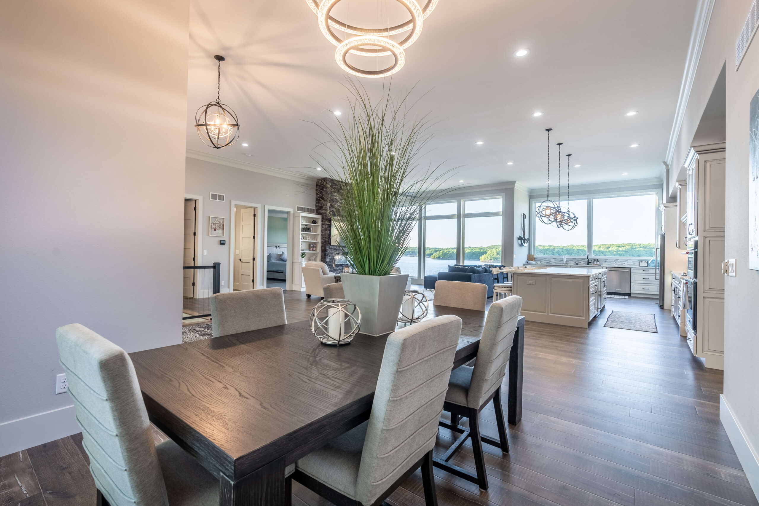 Luxurious Dining Experience at Spindrifter Vacation Rental, Osage Beach